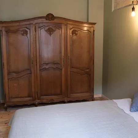 Historic With Wooden Floors In The Hearth Of Old-town