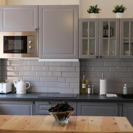Historic With Wooden Floors In The Hearth Of Old-town Apartamento *